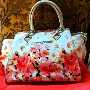 Floral Hailing Snider purse